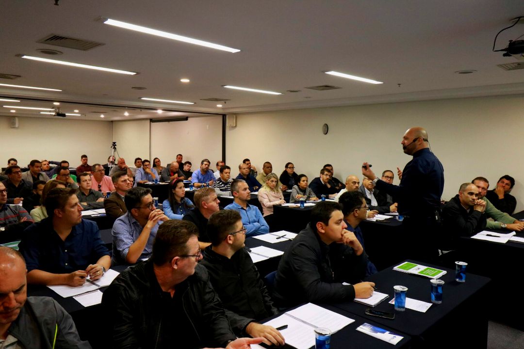 Turma em treinamento com Wagner Oliveira